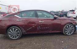 نيسان ألتيما